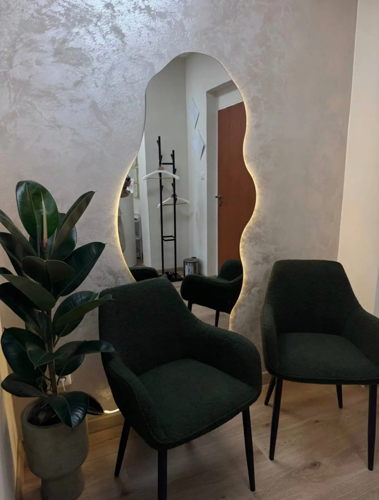 Čakáreň Alexa Lashes